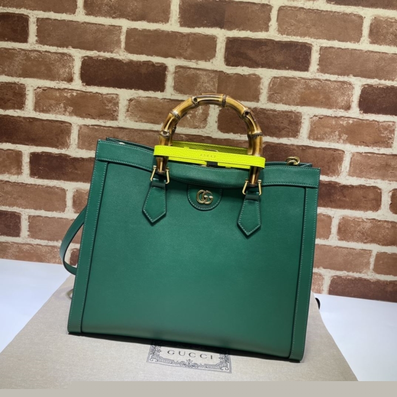 G*u*i shopping bags